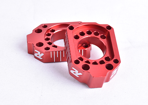 Reversable Yamaha axle blocks, 22mm Axle Red